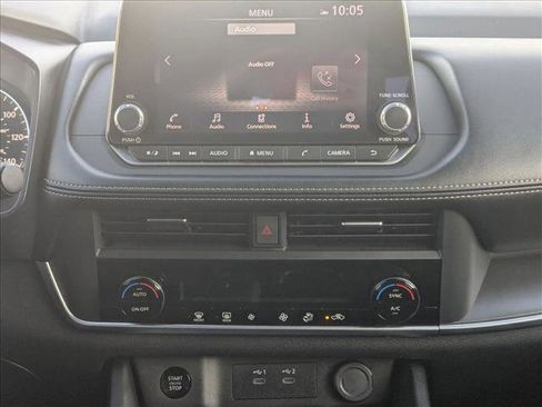 Used 2024 Nissan Rogue SV image 14