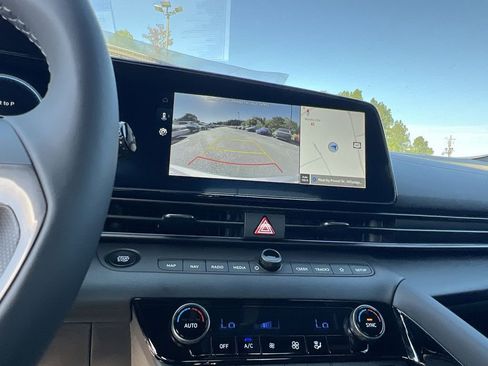 New 2025 Hyundai Elantra SEL image 15