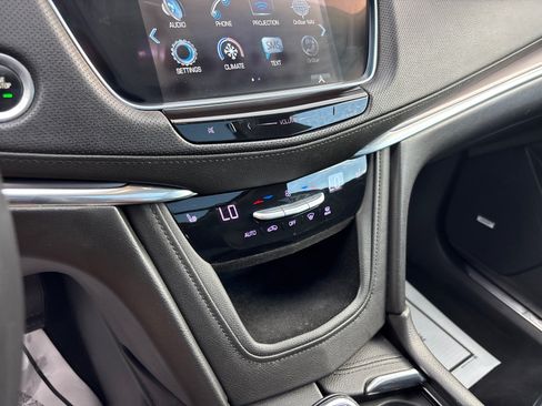 Used 2018 Cadillac XT5 Luxury w/ Driver Awareness Package FWD image 21