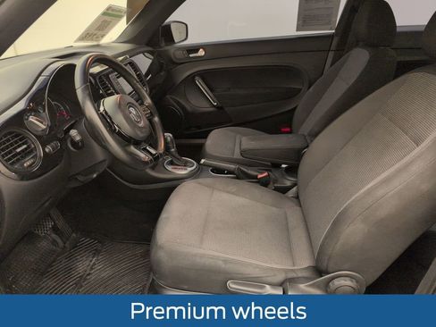 Used 2017 Volkswagen Beetle 1.8T S image 5