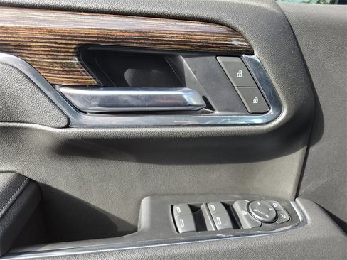 Used 2025 GMC Sierra 1500 Elevation image 15