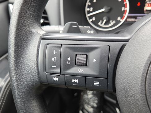 Used 2024 Nissan Rogue SV image 14