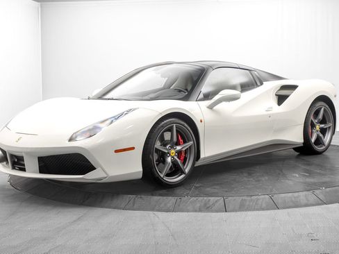 Used 2018 Ferrari 488 Spider RWD image 14