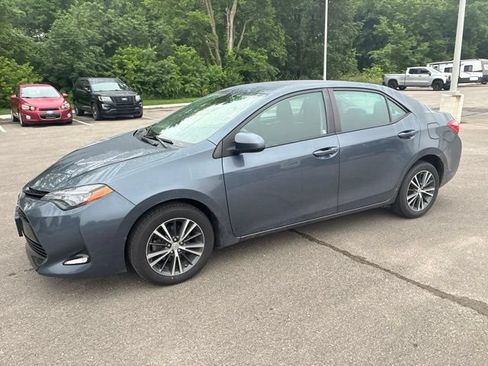Used 2017 Toyota Corolla LE w/ LE Premium Package FWD image 2
