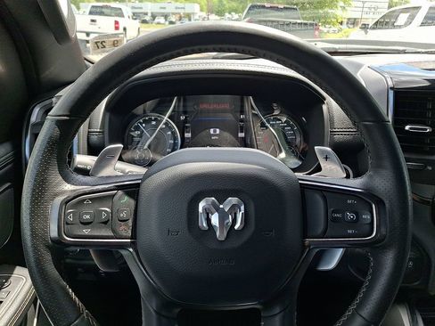 Used 2022 RAM 1500 Laramie AWD/4WD image 18