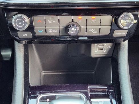 New 2026 Jeep Compass Latitude image 14