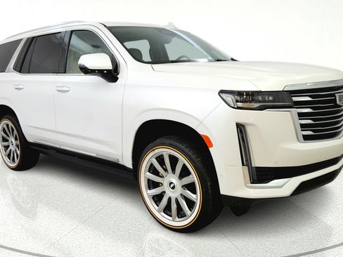 Used 2021 Cadillac Escalade Premium Luxury Platinum RWD image 1