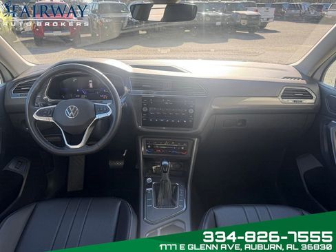 Used 2024 Volkswagen Tiguan SE image 15
