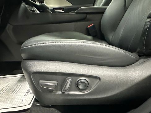 Used 2025 Toyota Grand Highlander AWD image 12