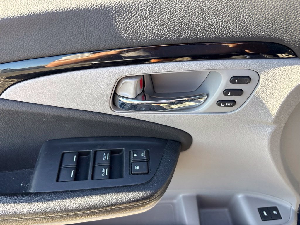 Used 2016 Honda Pilot Elite image 17