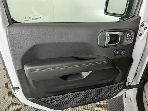 Certified 2025 Jeep Wrangler Unlimited Sahara image 16