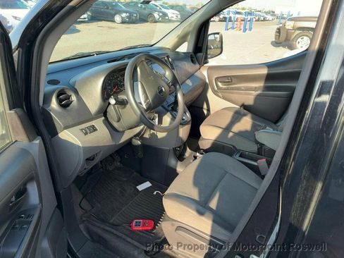 Used 2019 Nissan NV200 SV image 2
