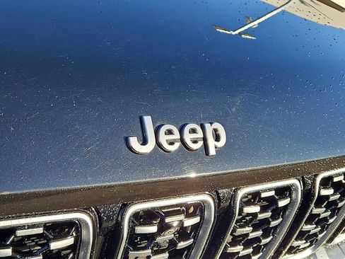 Used 2022 Jeep Grand Cherokee Summit w/ Luxury Tech Group V image 12