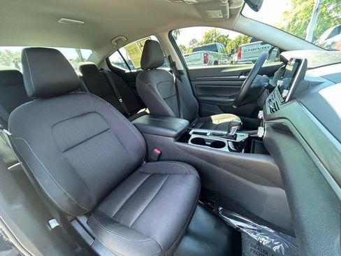 Used 2024 Nissan Altima 2.5 SV image 26