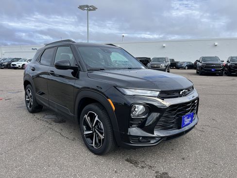 Certified 2023 Chevrolet TrailBlazer RS w/ Convenience Package image 3