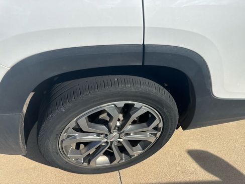 Used 2019 GMC Terrain SLT w/ Preferred Package FWD image 13