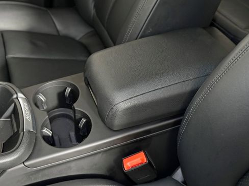 Certified 2023 Porsche Macan Turbo AWD/4WD image 33