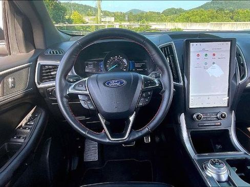 Certified 2024 Ford Edge ST-Line AWD/4WD image 5