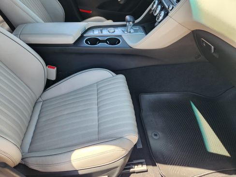 Used 2023 Genesis G70 2.0T w/ Sport Prestige Package RWD image 14