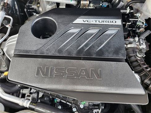 Used 2023 Nissan Rogue S image 30