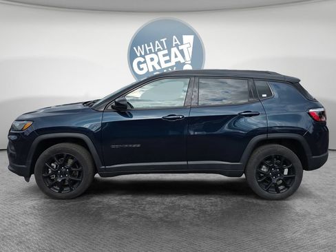 Used 2024 Jeep Compass Latitude w/ Altitude Special Edition AWD/4WD image 7