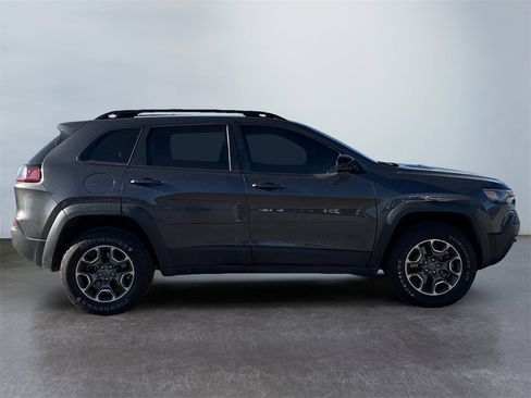 Used 2022 Jeep Cherokee Trailhawk image 6