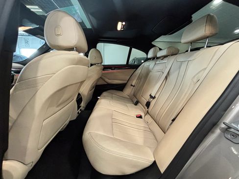 Used 2019 BMW 530i w/ Convenience Package RWD image 14