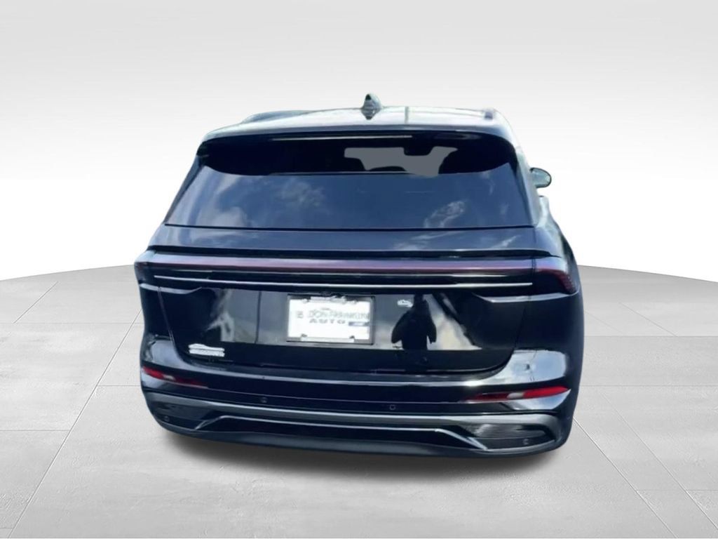 Used 2024 Lincoln Nautilus Reserve w/ Jet Appearance Package (87T) AWD/4WD image 7