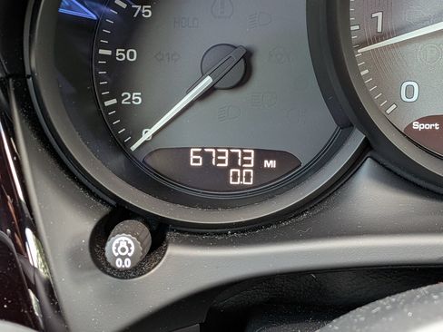 Certified 2022 Porsche Macan S AWD/4WD image 11