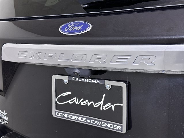 Used 2023 Ford Explorer XLT AWD/4WD image 33