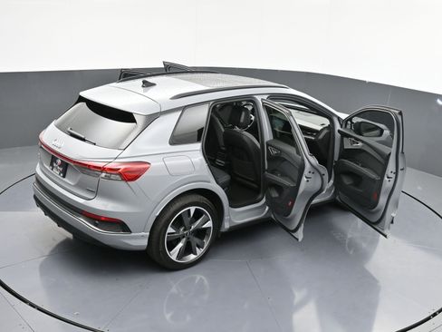 Used 2024 Audi Q4 e-tron Premium Plus image 43