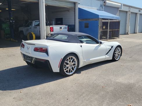 Used 2016 Chevrolet Corvette Stingray Convertible w/ 3LT Preferred Equipment Group RWD image 4