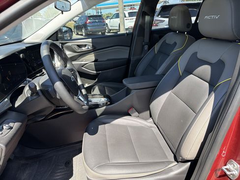 Used 2024 Chevrolet Trax ACTIV w/ Driver Confidence Package FWD image 11