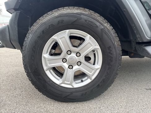 Used 2019 Jeep Wrangler Unlimited Sport S AWD/4WD image 9