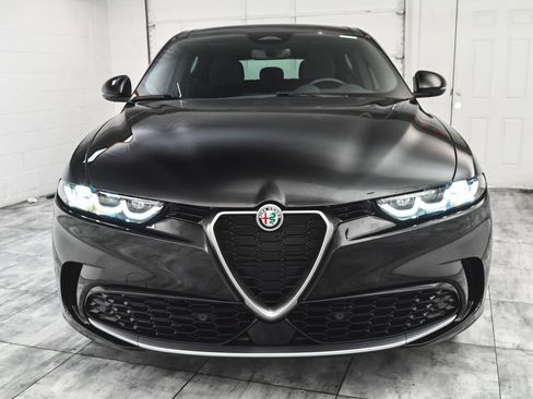Used 2024 Alfa Romeo Tonale Ti AWD/4WD image 2