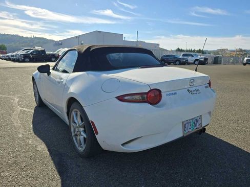 Used 2017 MAZDA MX-5 Miata Sport RWD image 2