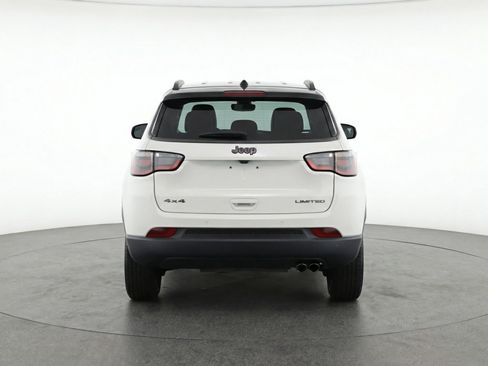 Used 2025 Jeep Compass Trailhawk AWD/4WD image 7