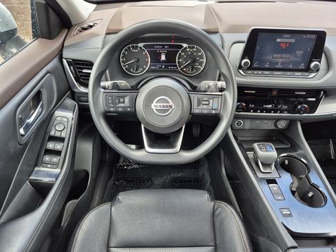 Certified 2021 Nissan Rogue SV FWD image 15