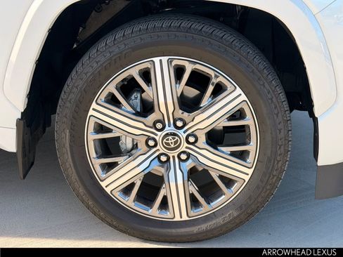 Used 2024 Toyota Sequoia Capstone image 10