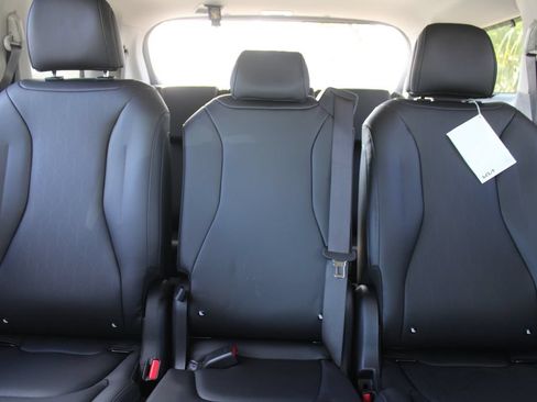 New 2027 Kia Carnival SX w/ Dark Edition Package FWD image 68
