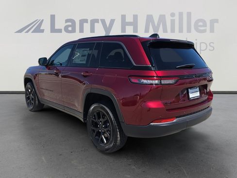 New 2026 Jeep Grand Cherokee Altitude AWD/4WD image 3