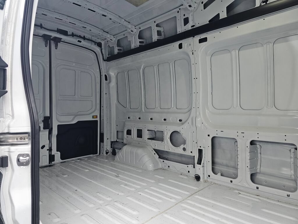 Used 2025 Ford Transit 250 148 High Roof RWD image 13
