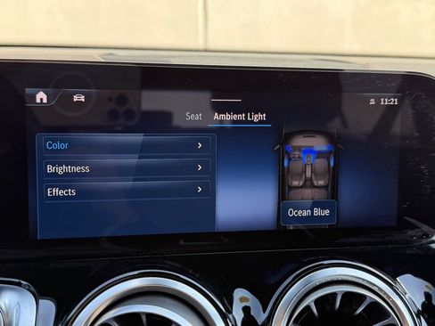 Used 2024 Mercedes-Benz GLB 250 250 image 11