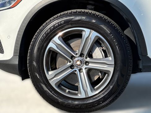 Certified 2022 Mercedes-Benz GLC 300 4MATIC image 11