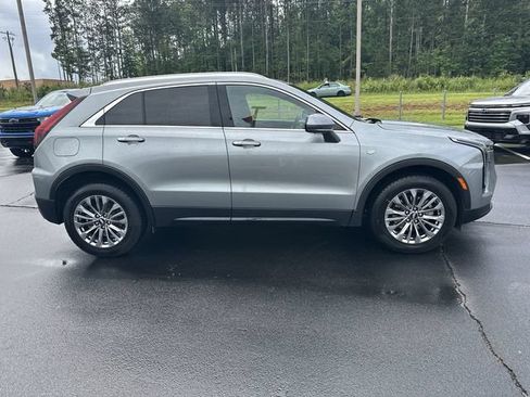 Certified 2025 Cadillac XT4 Premium Luxury FWD image 9