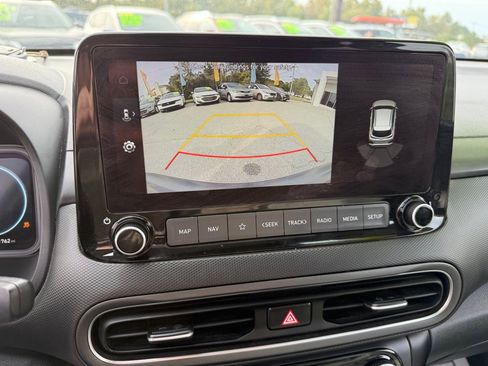 Used 2022 Hyundai Kona Limited image 17