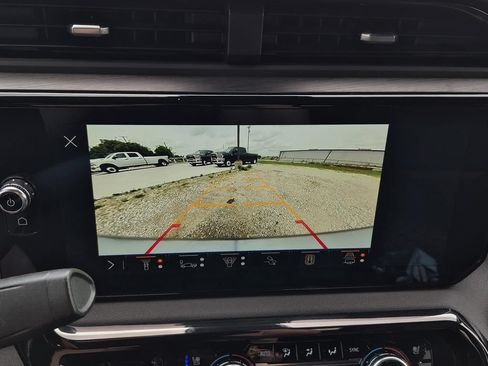 Used 2025 GMC Sierra 2500 AT4 w/ Technology Package AWD/4WD image 30