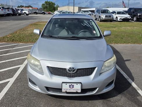 Used 2010 Toyota Corolla LE image 2