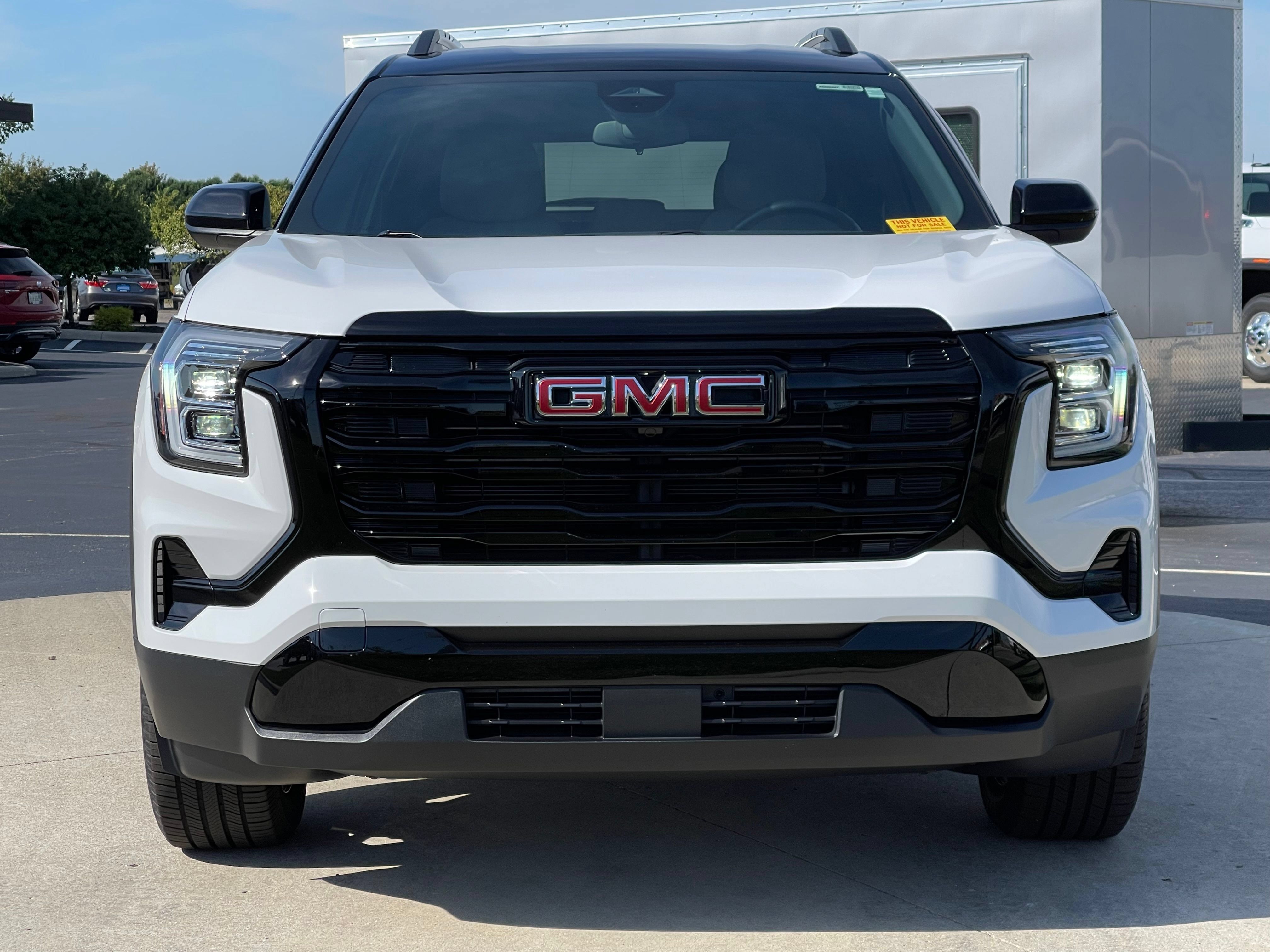 Used 2026 GMC Terrain Elevation w/ Elevation Premium Package AWD/4WD image 2