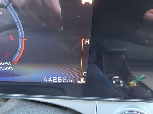 Certified 2024 Chevrolet Trax LT w/ Driver Confidence Package image 8